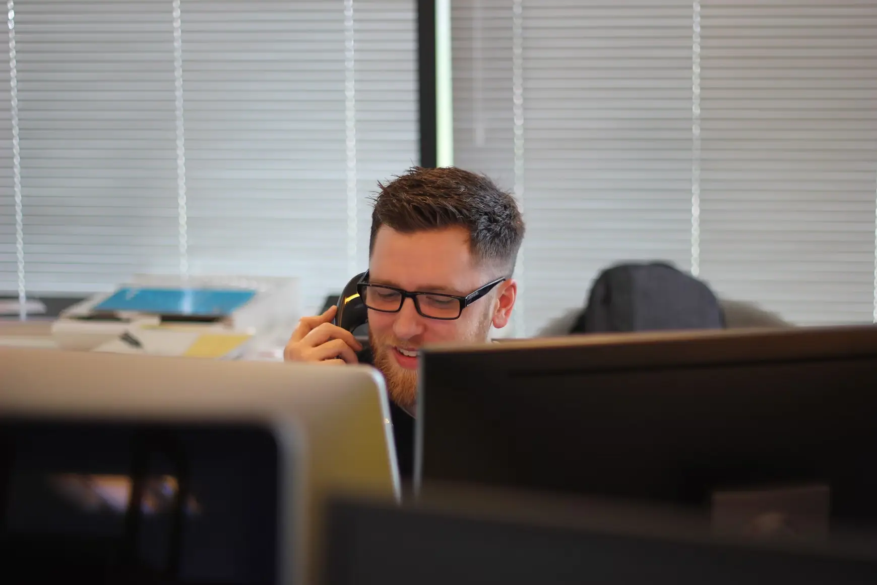 LuxAura customer support background